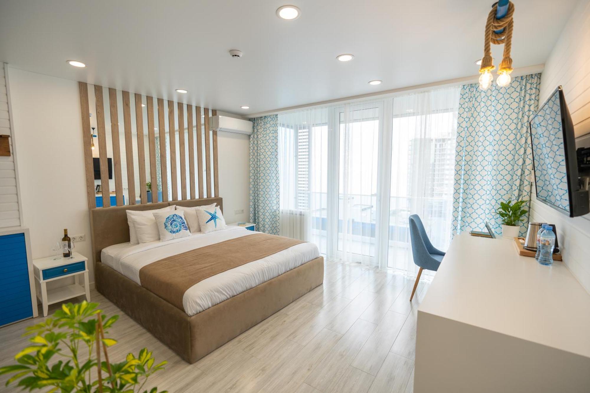 Seagull Beachfront Boutique Hotel Batumi Room photo